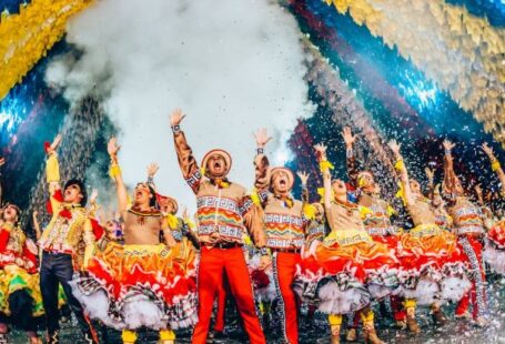 Festa De' Noantri - Dancers on the Stage During Festa Junina